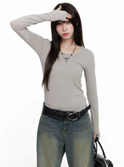 classic-u-neck-long-sleeve-top-co520 / Beige