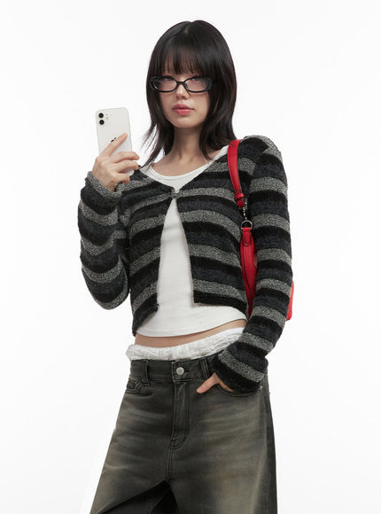 striped-slit-cropped-cardigan-id402 / Black
