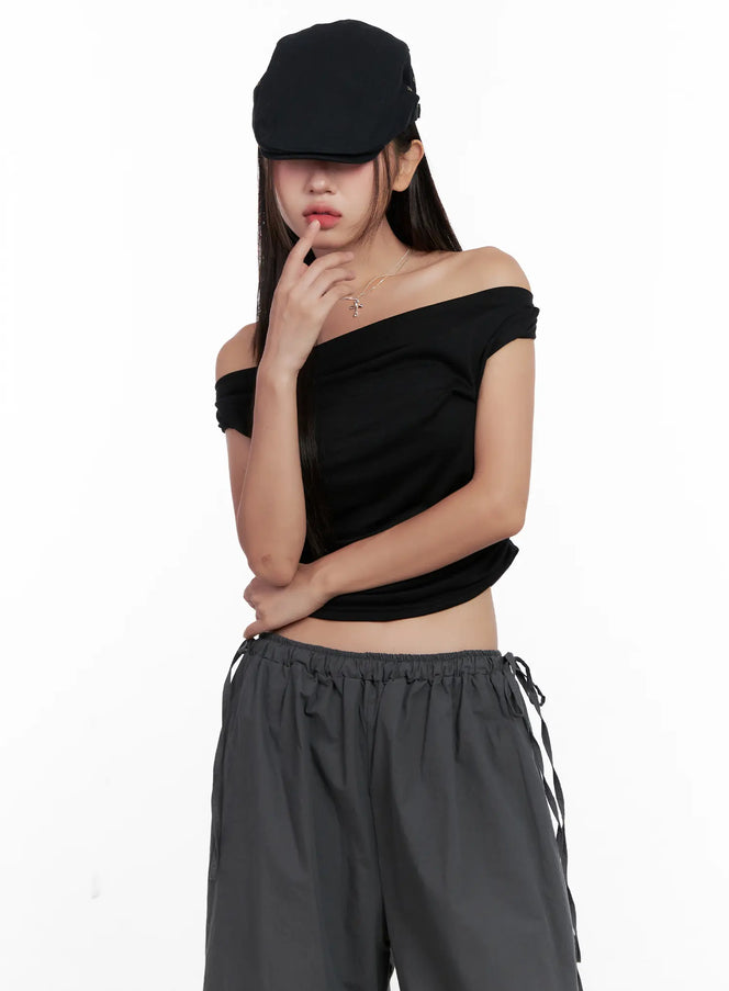 off-shoulder-draped-short-sleeve-top-cl518 / Black