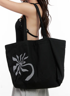 gingham-patch-accent-tote-bag-cl522 / Black