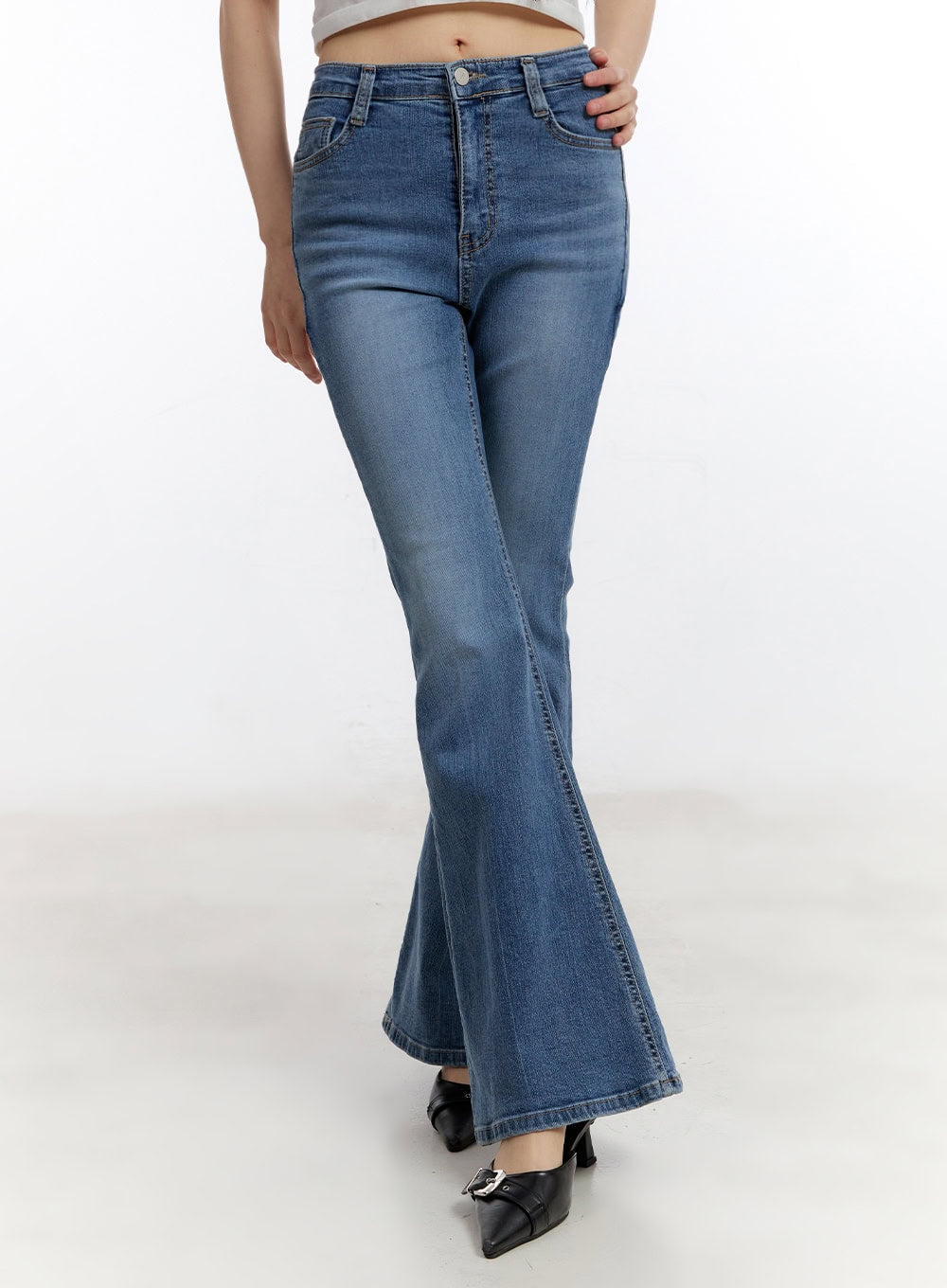 Maris Hip-Pad Bootcut Jeans CA508 - Korean Women's Fashion