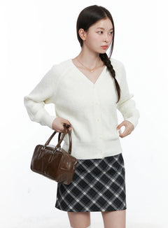 v-neck-button-knit-cardigan-co506 / White
