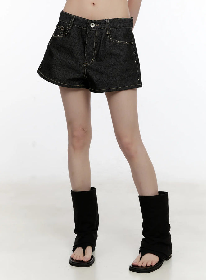 no-fade-studded-denim-shorts-cl504 / Black