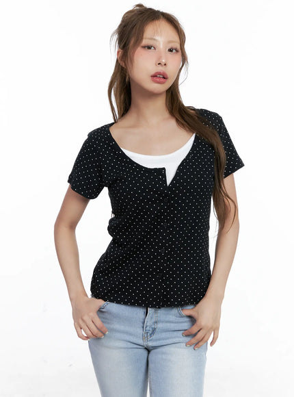 layered-polka-dot-button-tee-cl510 / Black