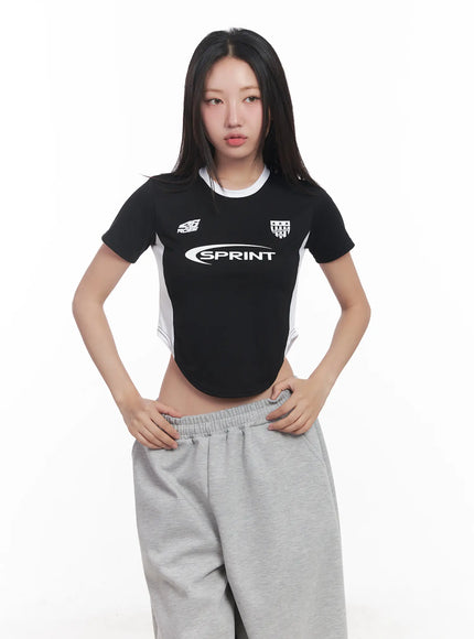 two-tone-graphic-crop-top-cu517