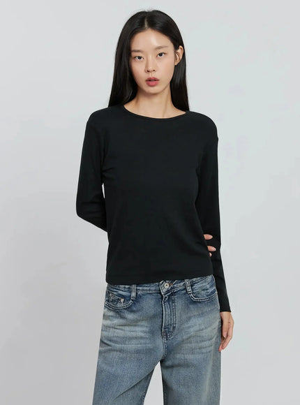 essential-long-sleeve-top-io530