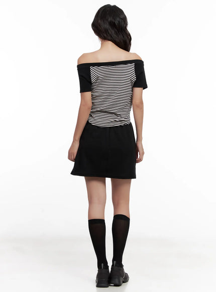 Striped Off-Shoulder Tee CL518