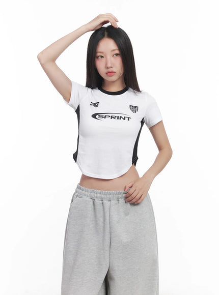 two-tone-graphic-crop-top-cu517