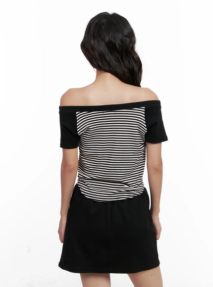 Striped Off-Shoulder Tee CL518