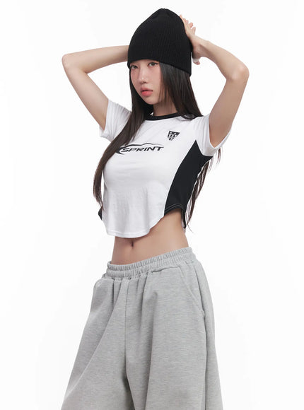 two-tone-graphic-crop-top-cu517