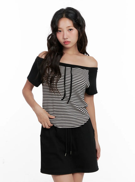 Striped Off-Shoulder Tee CL518
