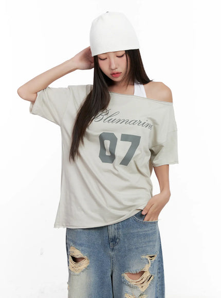 casual-off-shoulder-graphic-tee-cl518