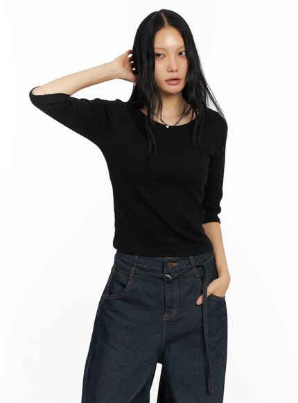 minimalist-white-u-neck-top-co528 / Black