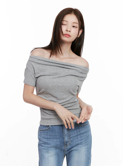 chic-off-shoulder-short-sleeve-top-cl524 / Gray