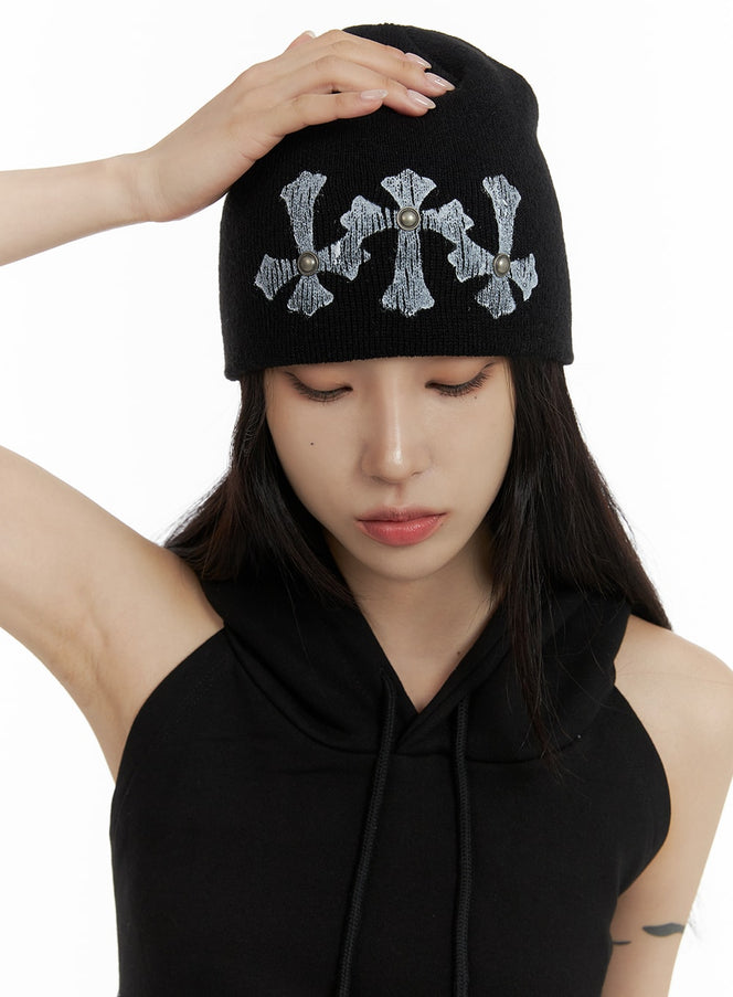 dark-grunge-stud-graphic-beanie-cf428