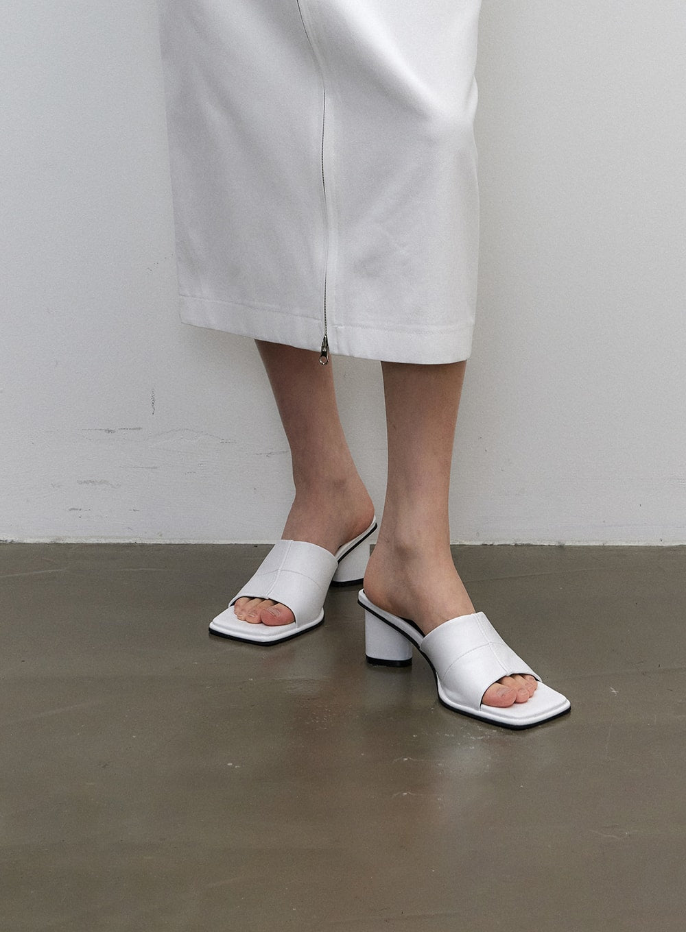 square-open-toe-mules-iy331