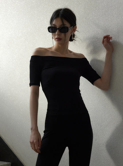 off-shoulder-ribbed-tee-iy331