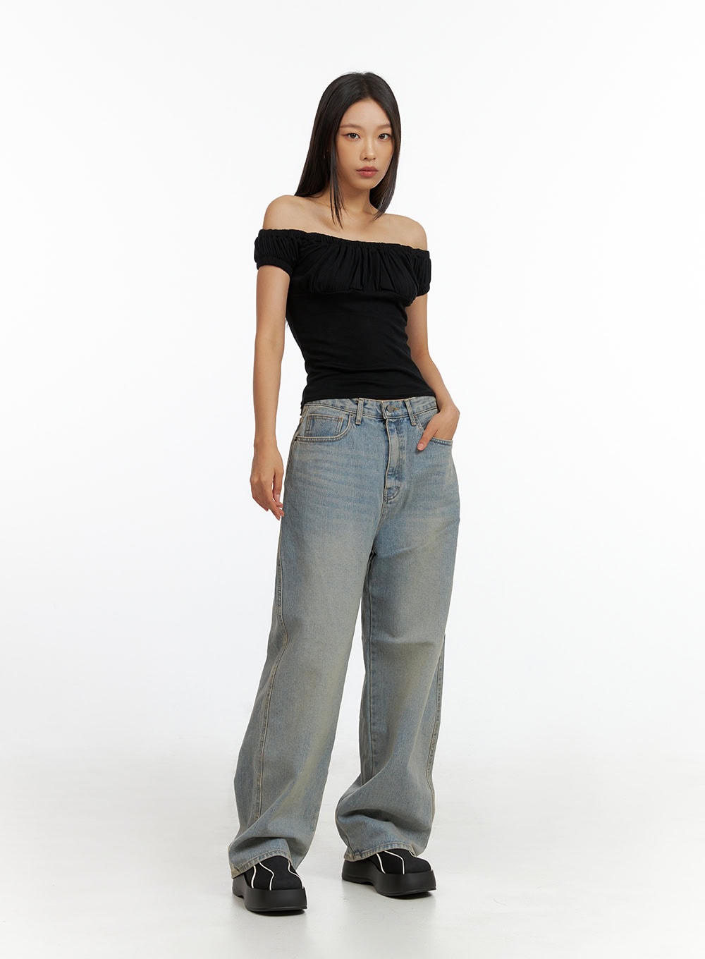 light-washed-baggy-jeans-il409