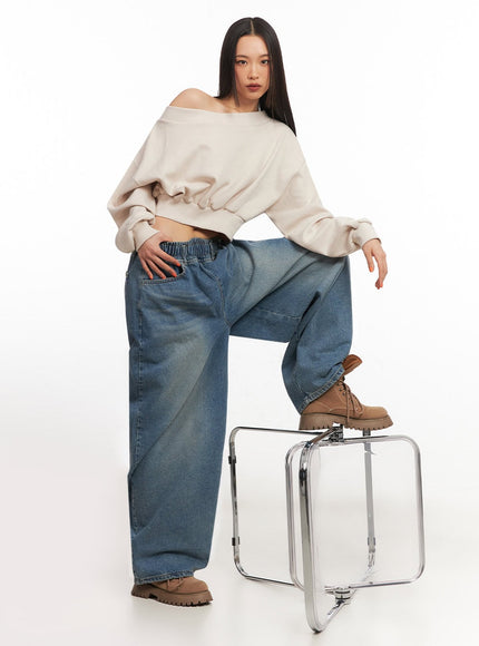 Off-Shoulder Loose-Fit Sweatshirt IA507
