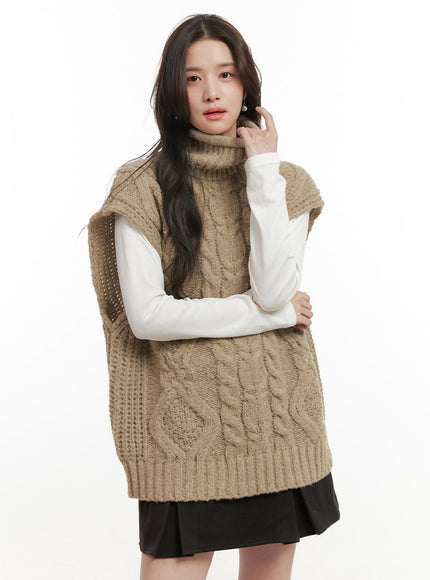 cable-knit-oversize-turtle-neck-vest-on429 / Beige