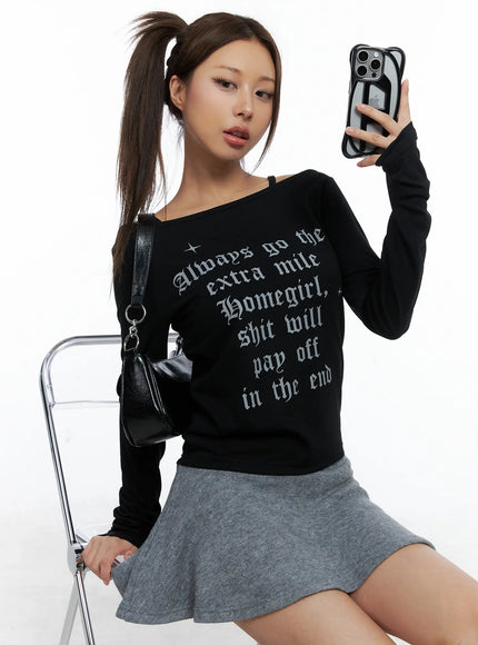 graphic-off-shoulder-long-sleeve-top-cs505 / Black