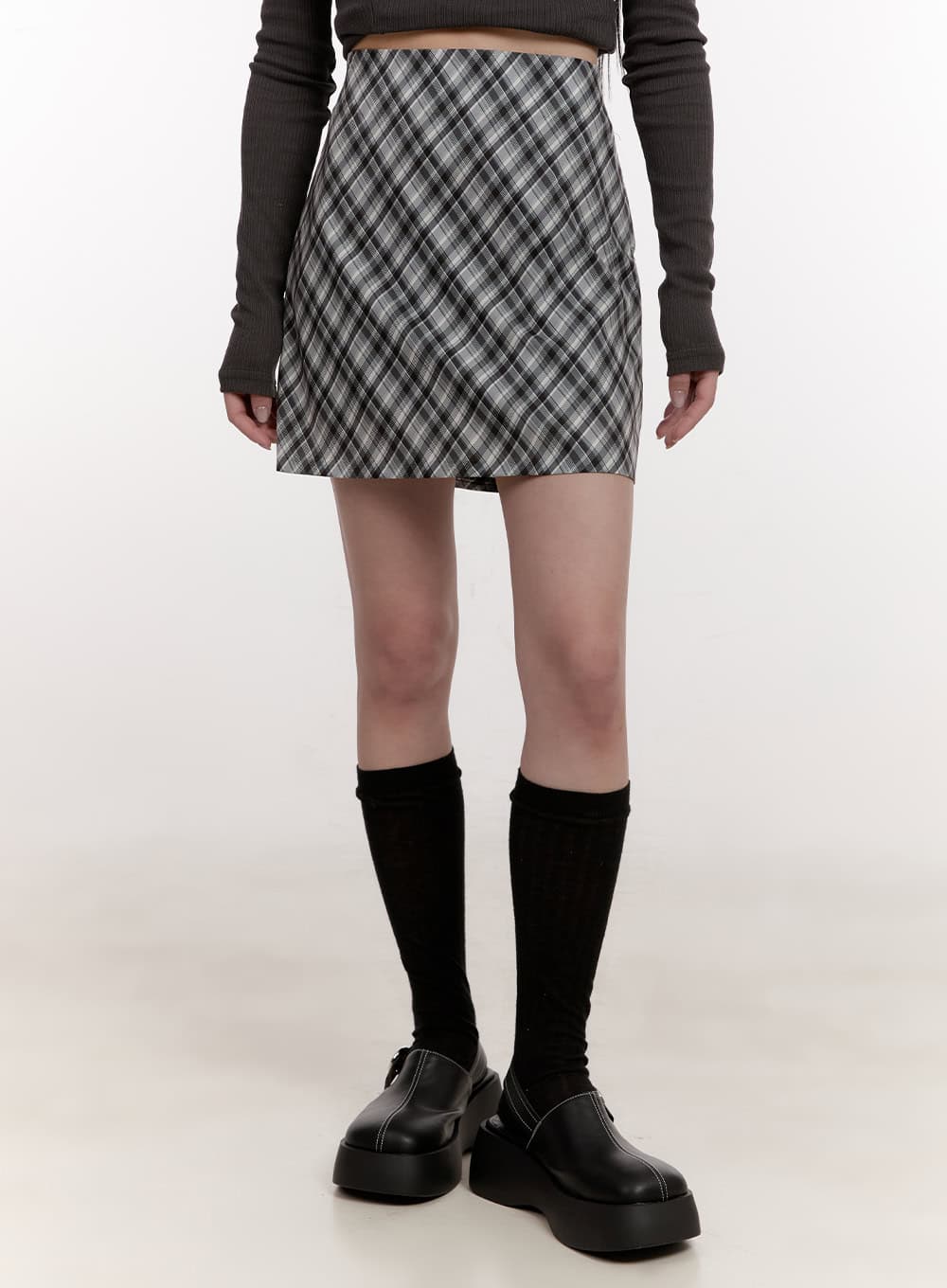 plaid-mini-skirt-cj531 / Black