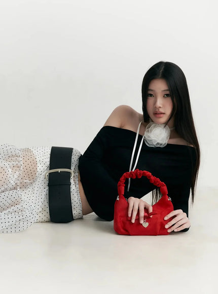 asymmetrical-off-shoulder-top-im504 / Black