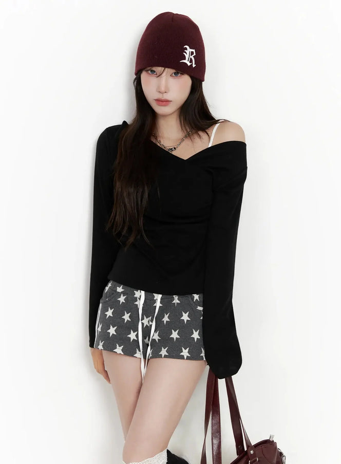 elegant-shirred-v-neck-top-in514 / Black