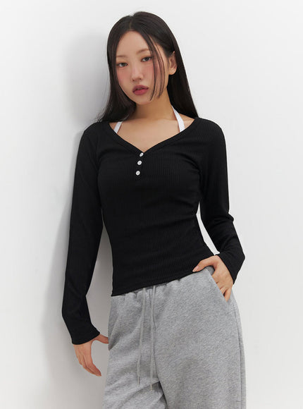 Buttoned V-Neck Long-Sleeve Top IF510