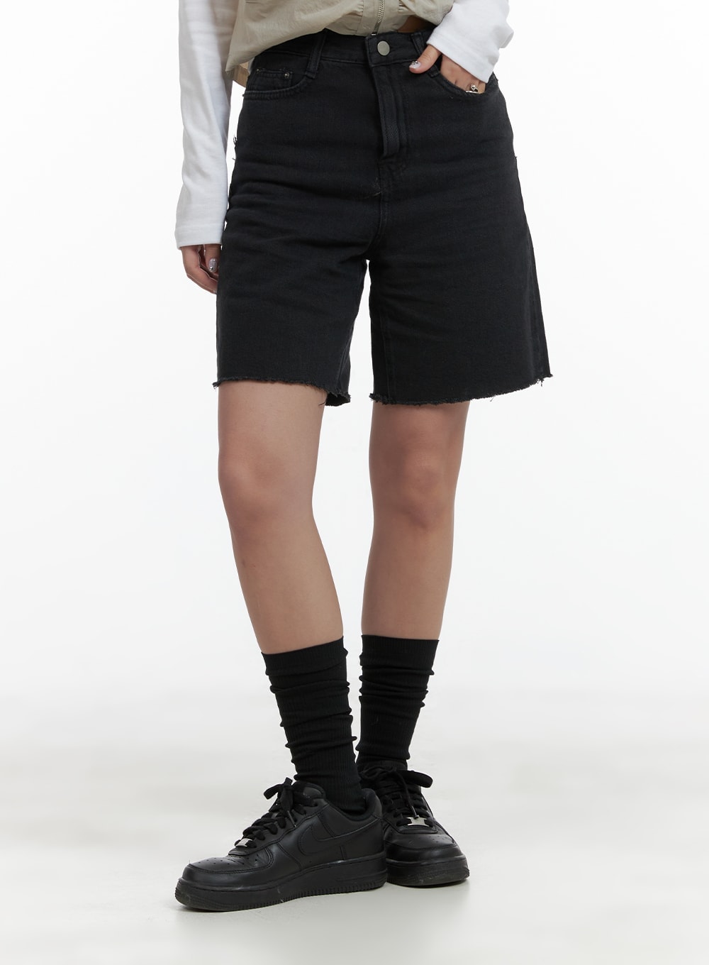 [LOW CLASSIC] / ☆ 24FW LOOSE-FIT JORTS / BLACK / UNISEX Side Folded Wide Leg Jorts CL431 - Acubi style | LEWKIN