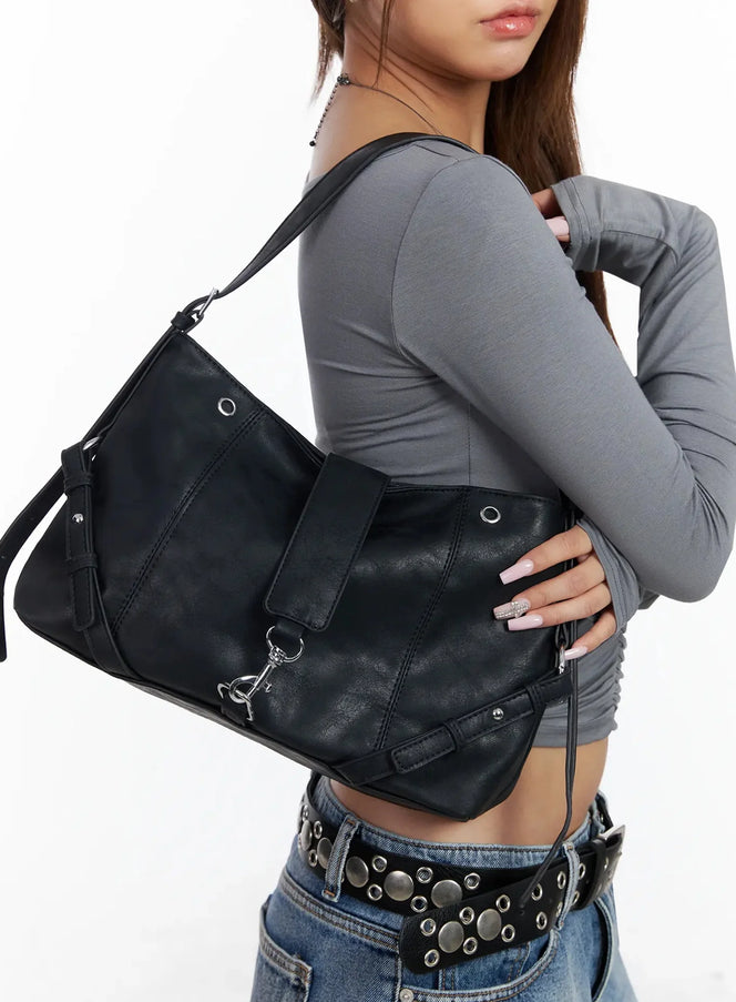 square-buckle-shoulder-bag-ia527 / Black