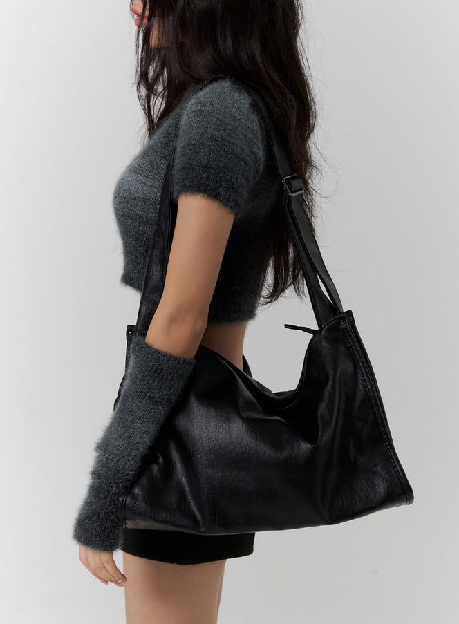 square-faux-leather-shoulder-bag-cd318 / Black