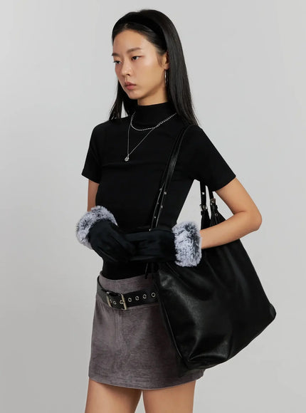 mock-neck-short-sleeve-top-ij502 / Black