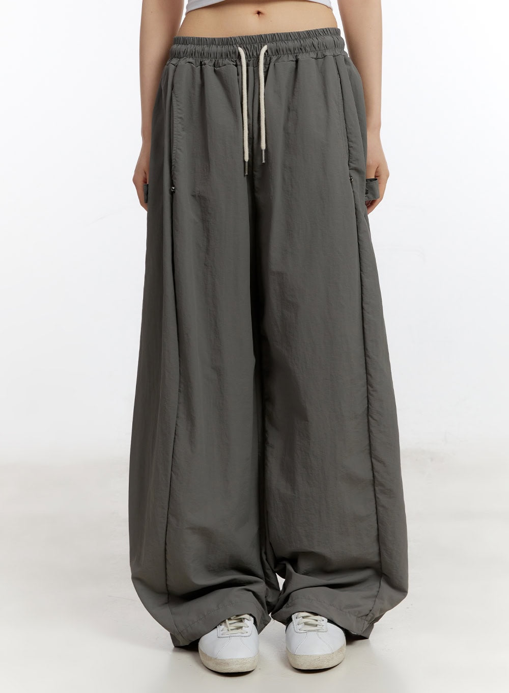 side-button-wide-leg-parachute-trackpants-ca509 / Dark gray