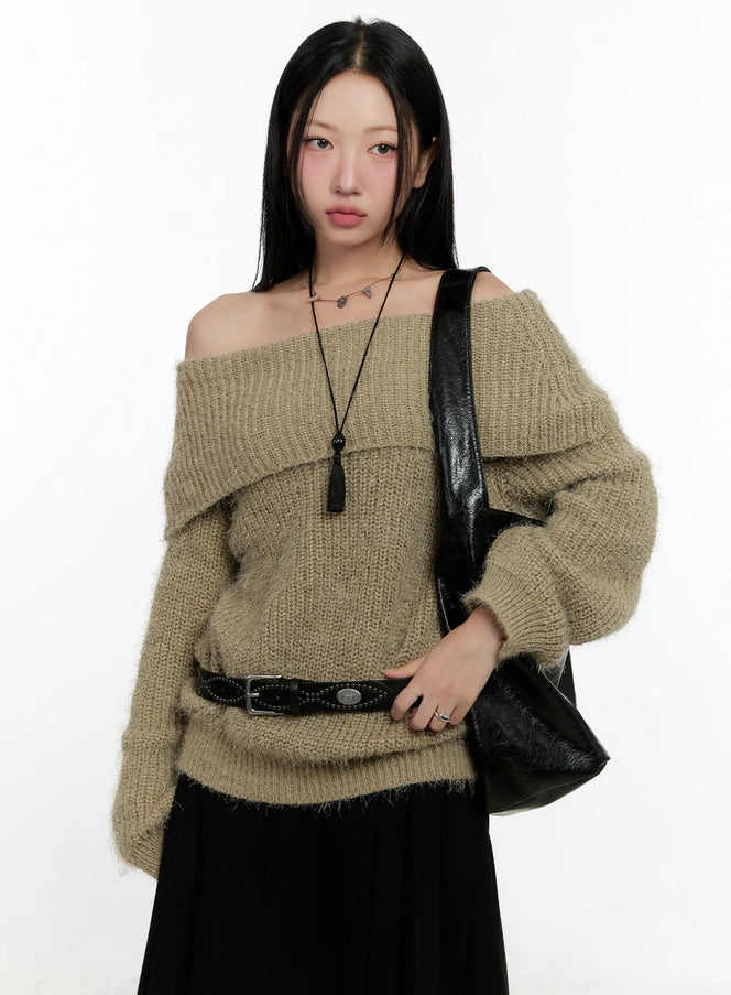 loose-fit-off-shoulder-knit-sweater-cn505 / Dark green