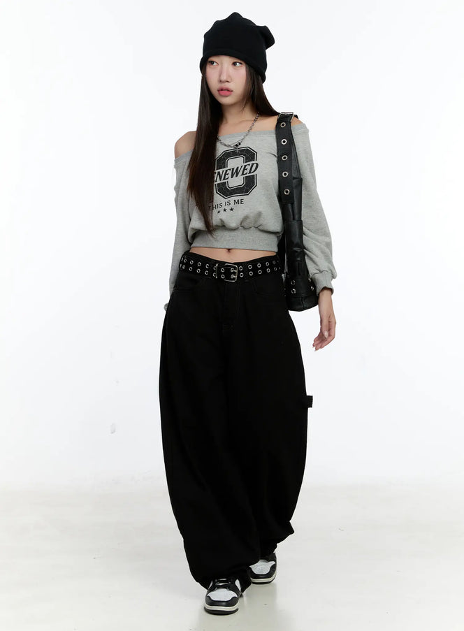 graphic-off-shoulder-crop-sweatshirt-cs517 / Gray