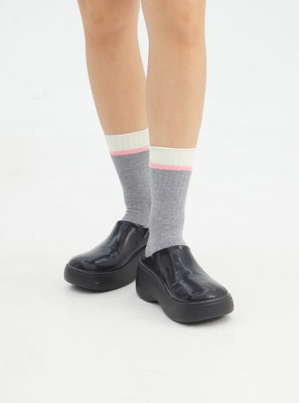 color-block-knit-socks-in316 / Gray