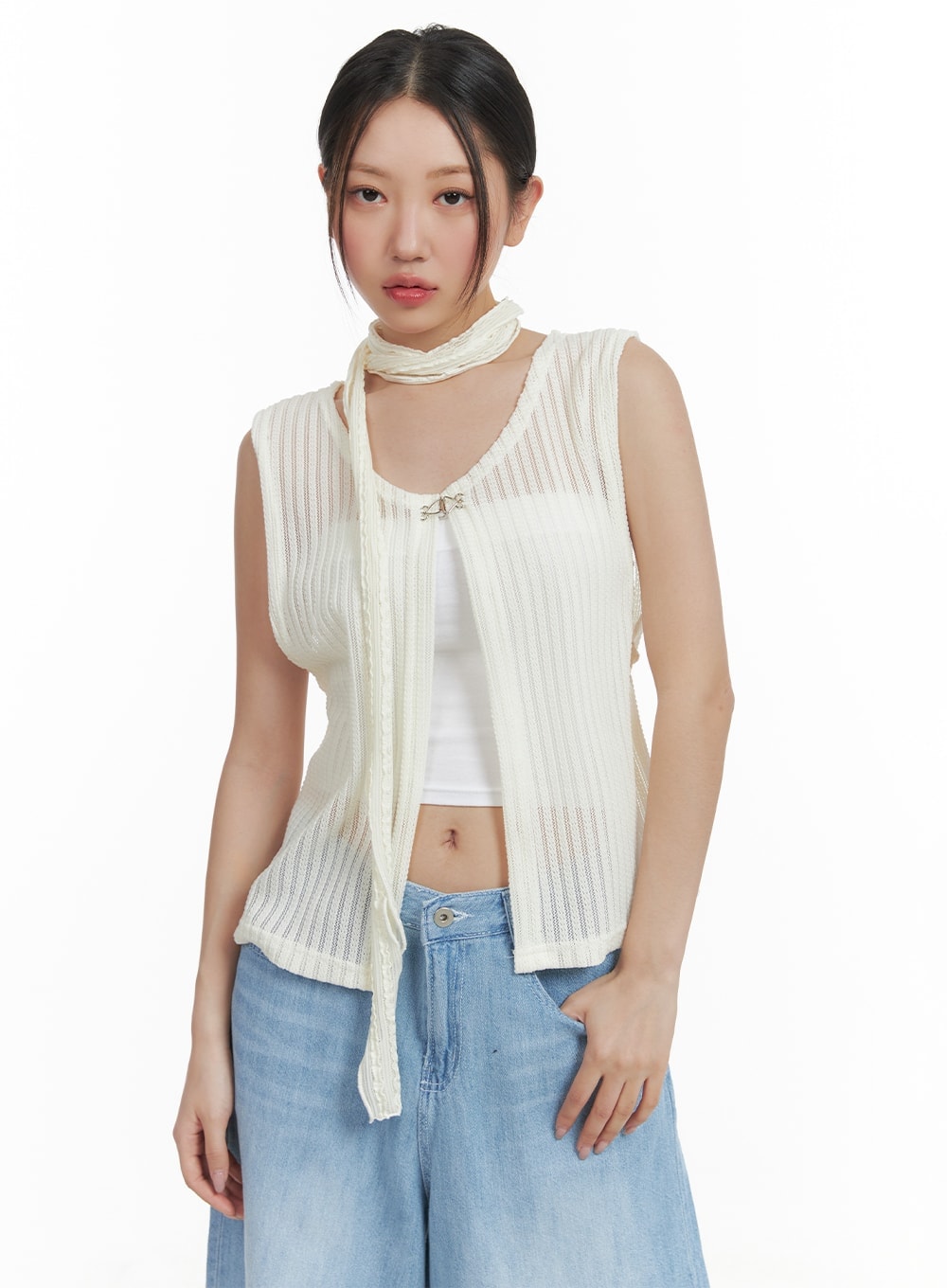 sheer-knit-sleeveless-vest-ca409 / Light beige