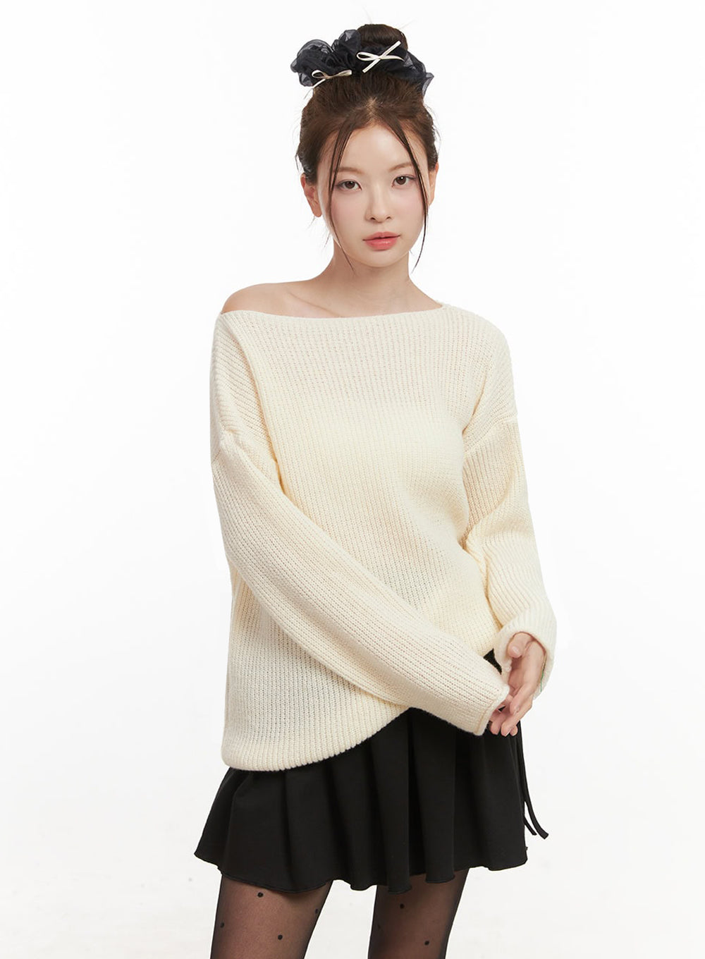 loose-fit-one-shoulder-sweater-if505 / Light beige