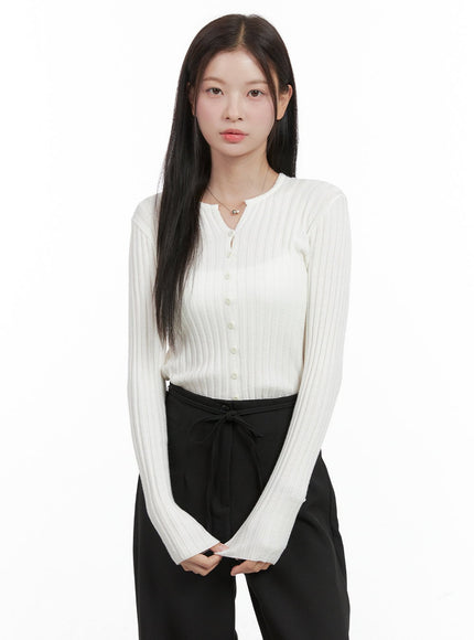 ribbed-slim-buttoned-long-sleeve-top-og416 / Light beige