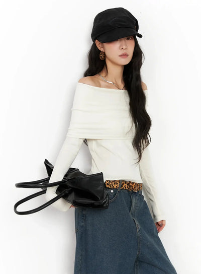 slim-off-shoulder-long-sleeve-tee-in528 / Light beige