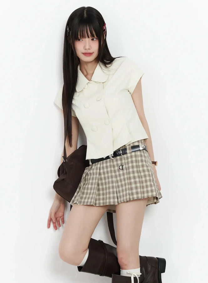 cute-button-detail-cropped-jacket-im530 / Light beige