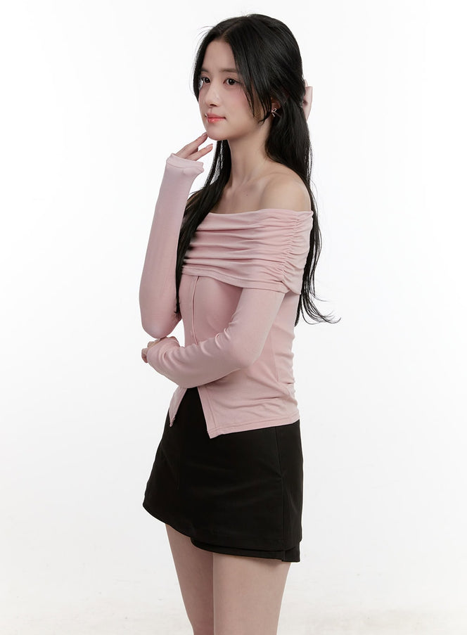 shirred-off-shoulder-buttoned-top-cf528 / Pink