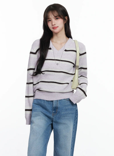 striped-v-neck-knit-sweater-ij529 / Purple