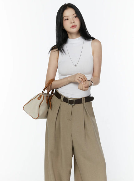 ribbed-mock-neck-sleeveless-top-iu503 / White