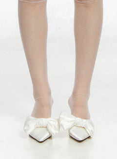 big-bow-mule-stiletto-pumps-im506 / White