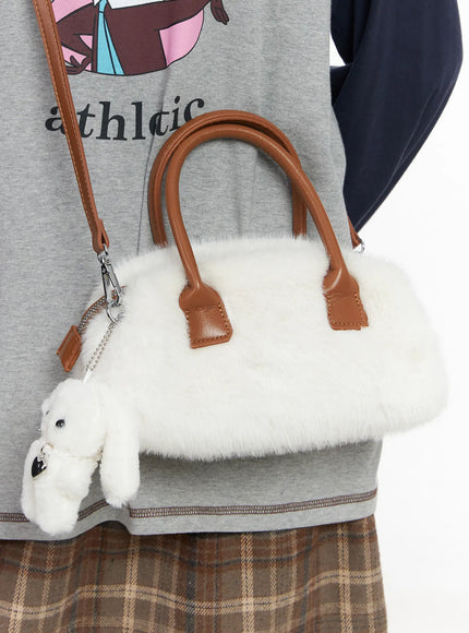 faux-fur-keyring-bag-set-cj520 / White