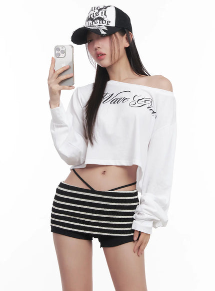 long-sleeve-graphic-off-shoulder-top-cu516 / White