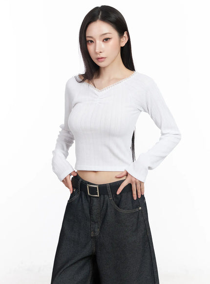 lace-trim-raglan-long-sleeve-top-cm519 / White