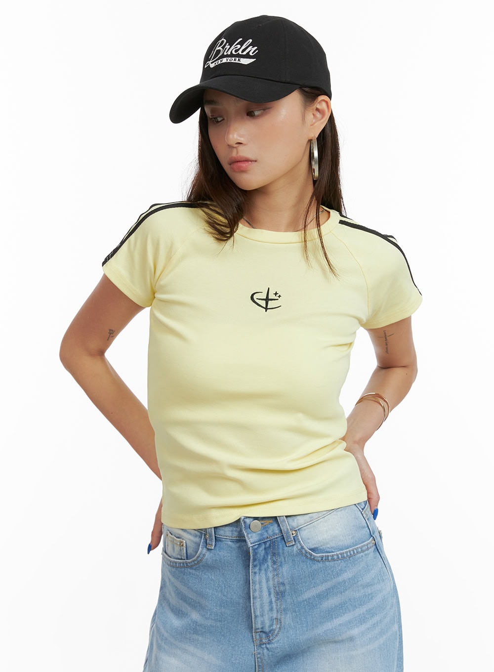 round-neck-cotton-graphic-tee-cy431 / Yellow